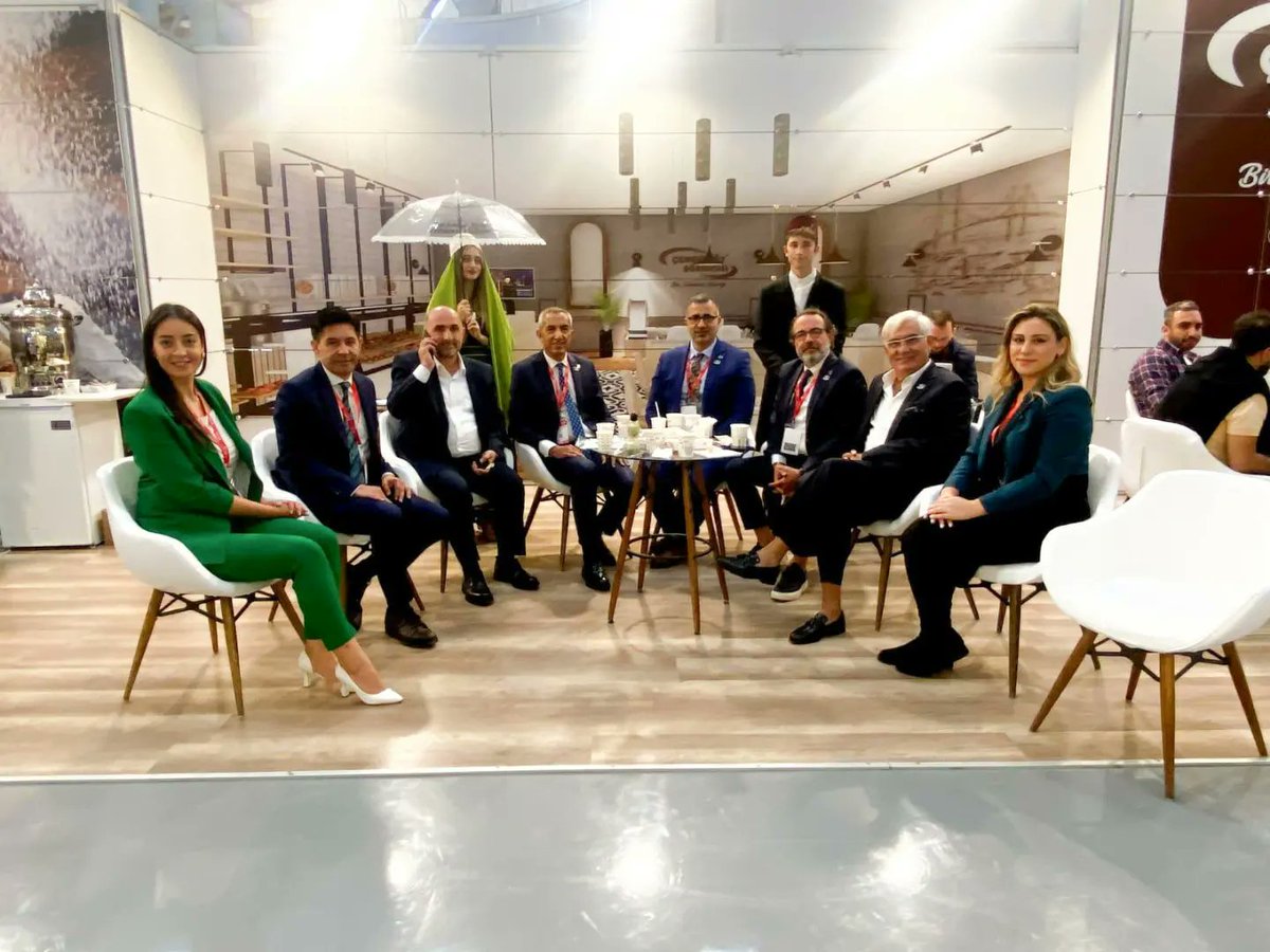 ArmiyaTeknoloji's tweet photo. ARMİYA TEKNOLOJİ, BAYİM OLUR MUSUN FUARI’NDA YERİNİ ALDI
20. Bayim Olur musun Franchising ve Markalı Bayilik Fuarı’nda Armiya Teknoloji birbirinden önemli misafirlerini ağırlamaya devam ediyor. 

#BayimOlurmusun #Franchising #ArmiyaTeknoloji #TeknolojiBurada #VegaŞefim #Vegarson https://t.co/tESGdTHeXJ