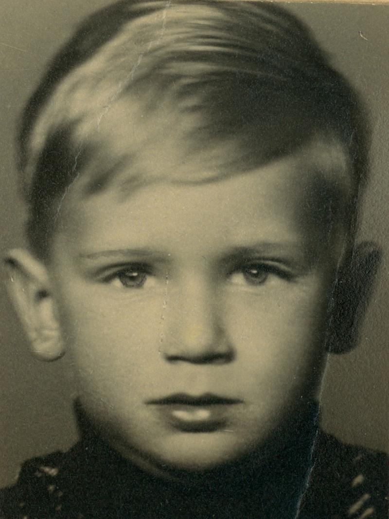 AuschwitzMuseum tweet picture