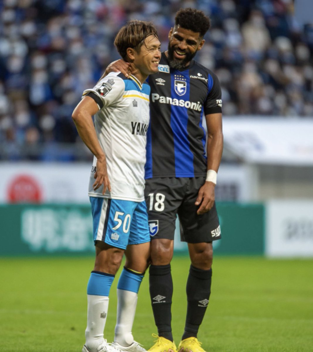 JSoccerMagazine's tweet photo. Endo, Patric, Smiles … pics @lionelpiguet for @JSoccerMagazine and https://t.co/oCYq07XHpy @patricaguiar ! https://t.co/QvLqq6EGCN