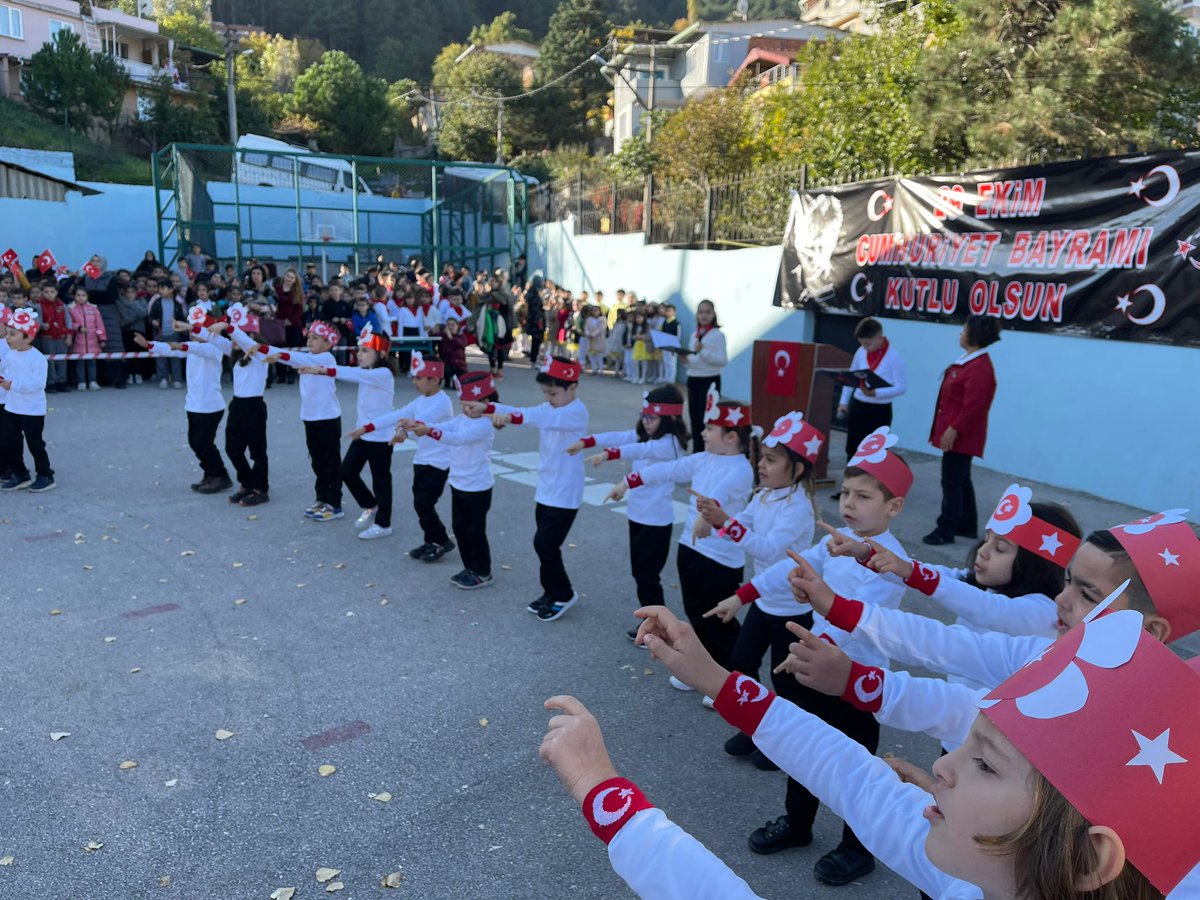 TEFERRÜÇ ALİ OSMAN GÜR İLKOKULU (@teferruci) on Twitter photo “Ey yükselen yeni nesil! İstikbal sizsiniz. Cumhuriyeti biz kurduk,onu yükseltecek ve yaşatacak sizsiniz.” Mustafa Kemal Atatürk
CUMHURİYETİMİZİN 99.YILI KUTLU🇹🇷🇹🇷🇹🇷 “Ey yükselen yeni nesil! İstikbal sizsiniz. Cumhuriyeti biz kurduk,onu yükseltecek ve yaşatacak sizsiniz.” Mustafa Kemal Atatürk
CUMHURİYETİMİZİN 99.YILI KUTLU🇹🇷🇹🇷🇹🇷
