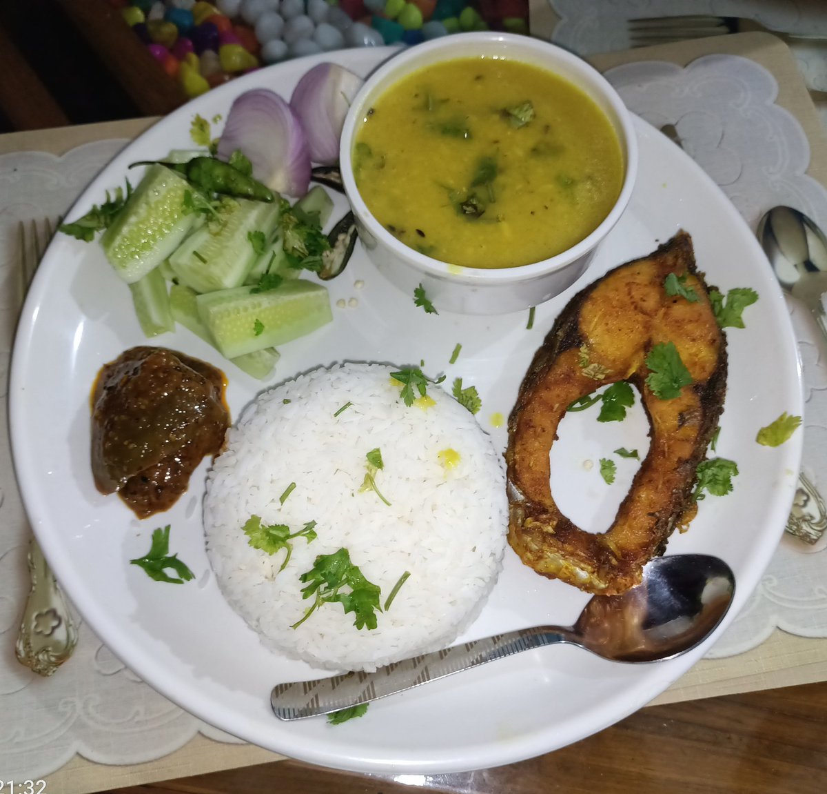 aftab_fatma's tweet photo. Simple lunch thali recipe 👇👇#cookmaster #Indianfood #foodlovers
https://t.co/xjnkW0bBG2 https://t.co/rOtxxzj3fk