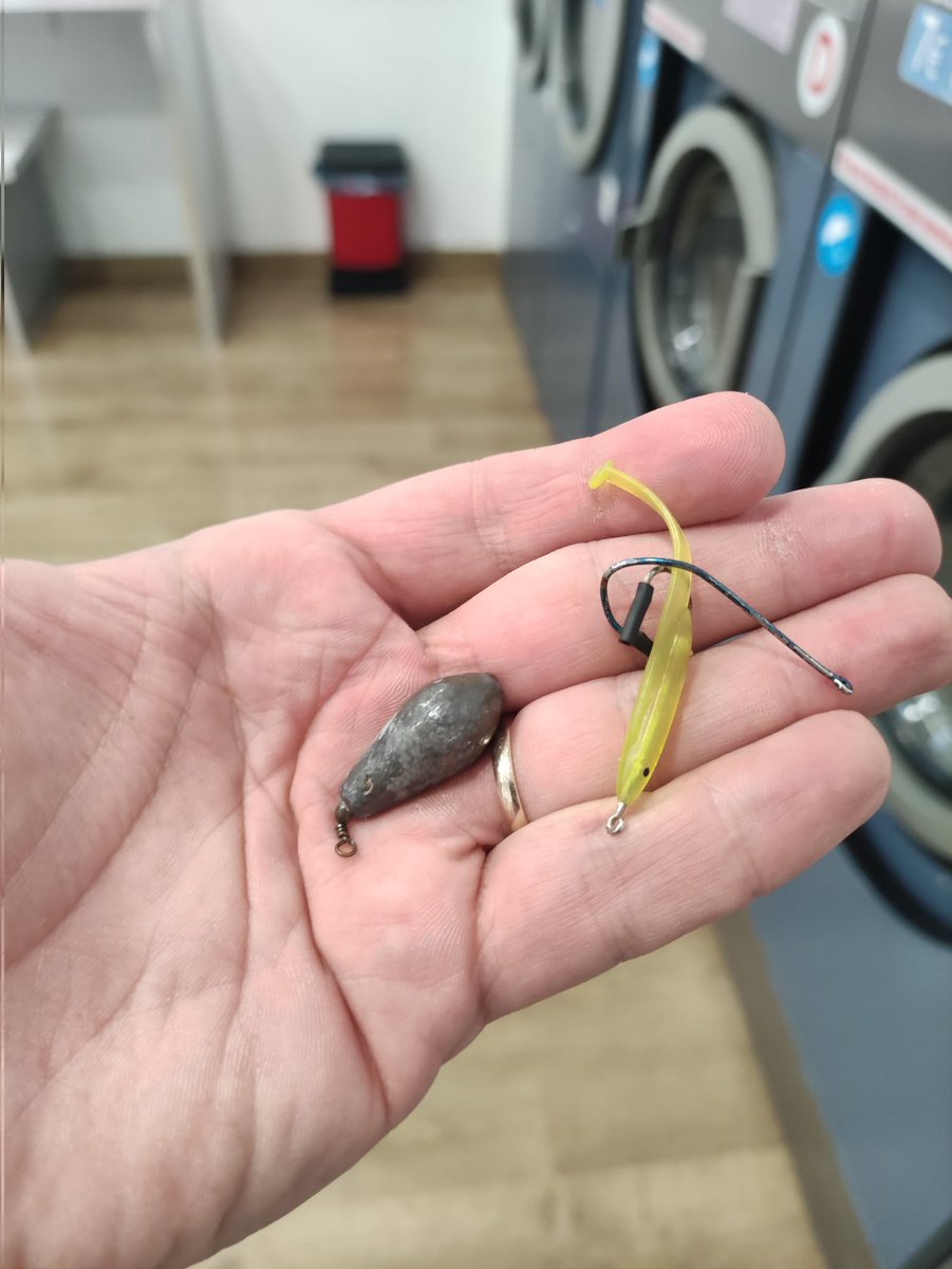 LavapiuActurZgz's tweet photo. Hola amigos del Actur y alrededores...hoy vamos a inaugurar una seccion que se va a llamar...#LosTesorosDeLavapiuActur y en la primera entrega...4 tesoros.
Calcetin de Niña, Calcetin Unisex, aparejos de pesca y tira de bols@.

Si es tuyo...MD.

Rogamos difusión, gracias!! https://t.co/AlqWuAVALU
