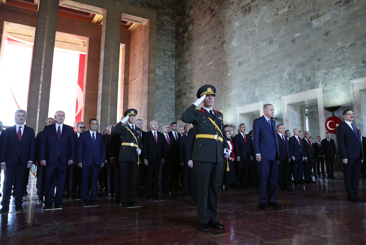 Bakanımız Mahmut Özer, Cumhurbaşkanımız @RTErdogan başkanlığındaki devlet erkânıyla #29EkimCumhuriyetBayramı dolayısıyla Anıtkabir’de düzenlenen törene katıldı.