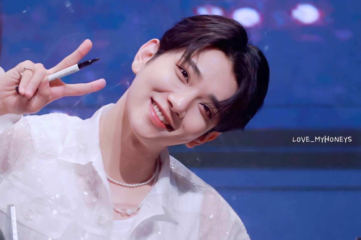 shuadiaries's tweet photo. 언녕 슈지 ✌🏻♡ #조슈아 https://t.co/A3qdQCFqLD
