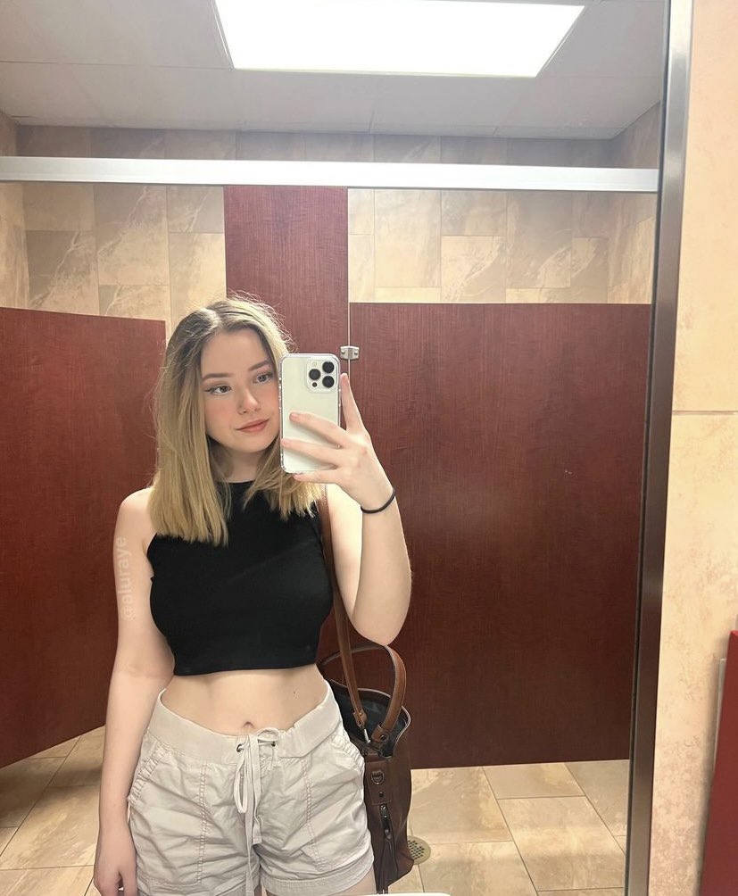 Lirane05027164's tweet photo. Aujourd’hui c’est le week-end disponible pour vos plan Cul réel sans lendemain rt et follow pour une nudes 🥵 https://t.co/iV4vn5XU7K