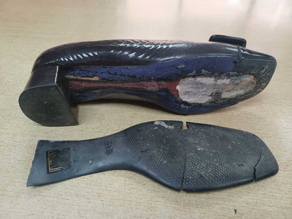 cal_sabater's tweet photo. Avui hem reparat unes sabates Prada de senyora
#treballartesa #petitcomerç #botigadebarri #calsabater #comerçdeproximitat #reutilitzar #reciclar #desverncomerçiempresa #santjustcomerç #SantJust #santfeliu #santjoandespi https://t.co/M4pxK9bxT1