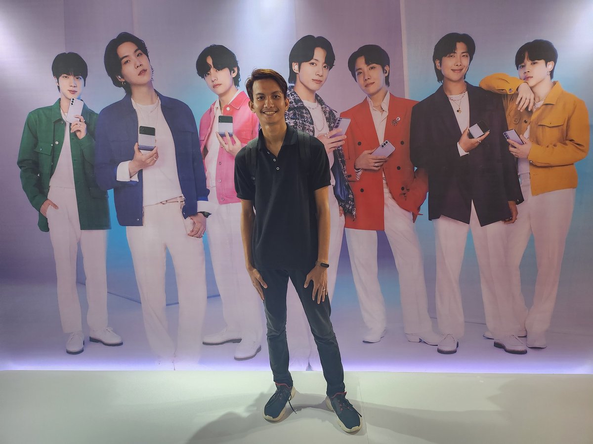 dwi_febryansyah's tweet photo. @samsungID #DoGreaterThanNow #GalaxyZFold4 #GalaxyZFlip4 #GalaxyS22 https://t.co/07FH3FaLW5