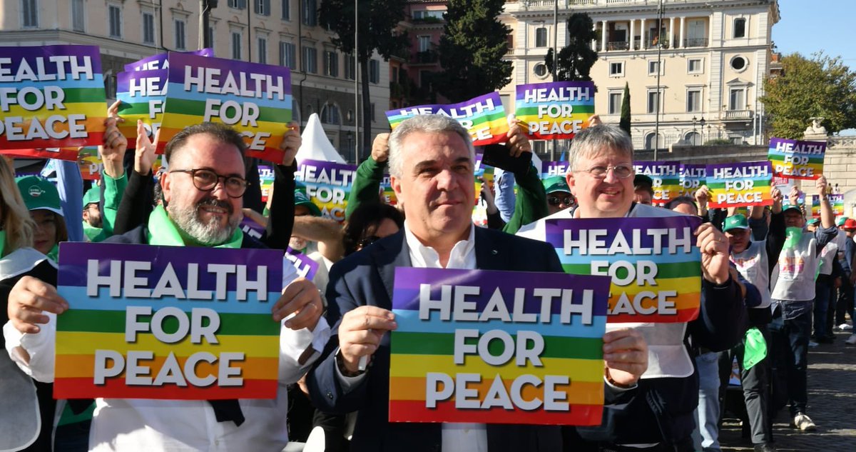 CislNazionale's tweet photo. La manifestazione di piazza del Popolo sulla #sanità si apre con il #flashMob HEALTH FOR PEACE https://t.co/RfWEJHo3DP