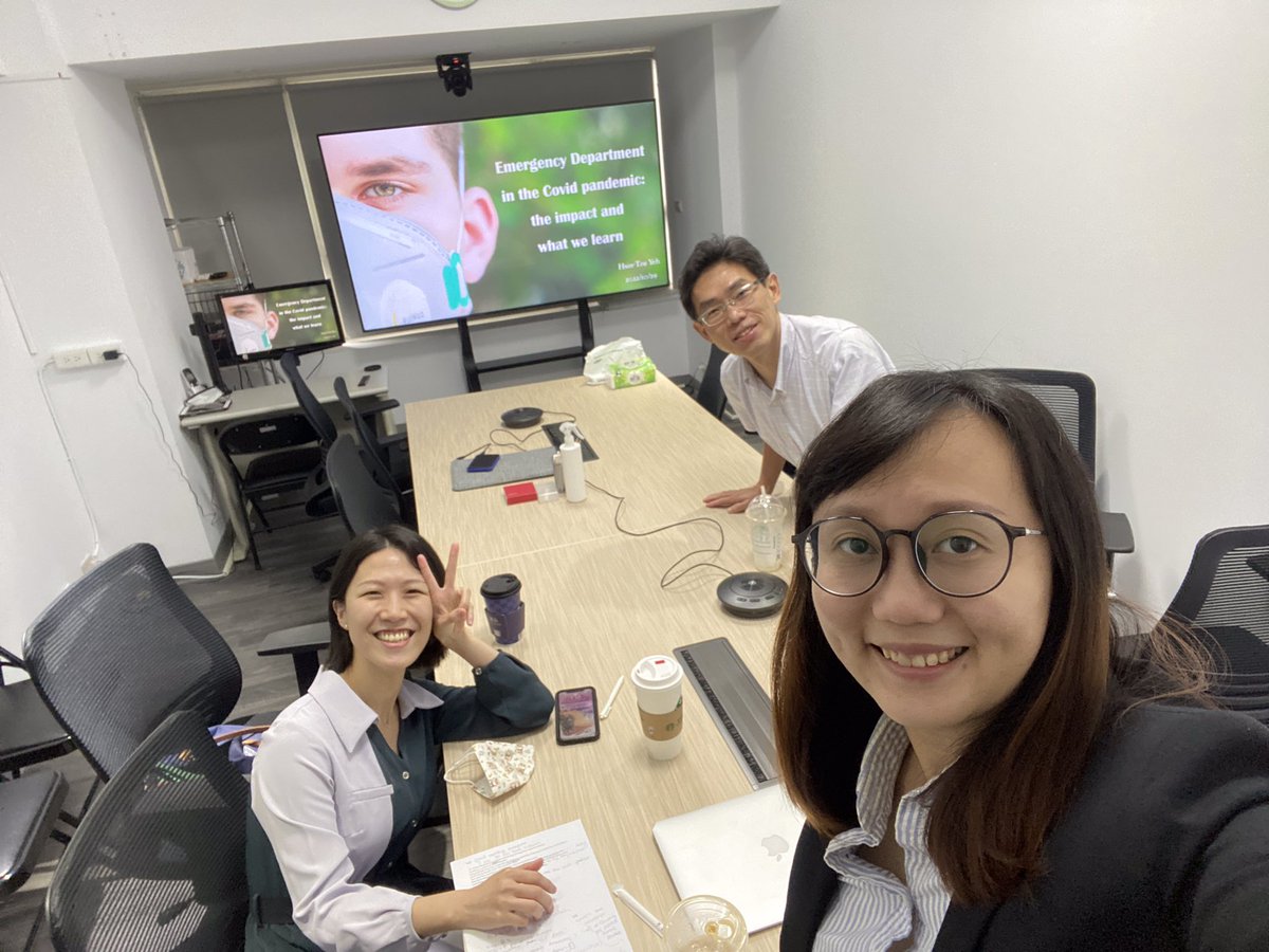 ChingHsing_Lee's tweet photo. Singapore, Hong Kong, and Taiwan Emergency Medicine Residents Exchange Forum in 2022 Scientific Symposium on Emergency Medicine #SSEM held by Hong Kong College of Emergency Medicine #HKCEM #新港台急診住院醫師交流論壇 @19941119tsem @IFEM2 #TSEM https://t.co/rvfL7eCBTP