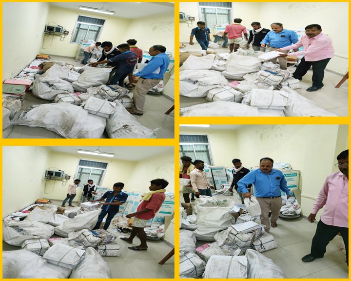 GoIStats's tweet photo. Regional Office, National Statistical Office (Field Operations Division), Raipur organized a cleanliness drive at its office premises by weeding out and disposal of old files and records under #SpecialCampaign2.0 on 18.10.2022.

@PMOIndia @Rao_InderjitS @DARPG_GoI https://t.co/KDmGasqpM8