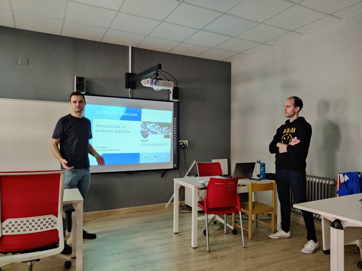 mdelapenya's tweet photo. Qué mejor que empezar un sábado con un #meetup sobre #accesibilidad, con @_carlosespada  en el @GDGToledo_es https://t.co/GPHBdF9Zu4