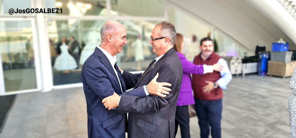JosGOSALBEZ1's tweet photo. #Cultura | En la inaguración de "La indumentaria a través del tiempo".
Gracias #ASCIVA (Asociación Comercio Indumentaria Valenciana) por recoger, recuperar, mantener y conservar nuestra indumentaria tradicional a través de 152 expositores.
#Patrimonio
#Fallas2023
#SoloQuedaVox https://t.co/8dZZW0yhAx