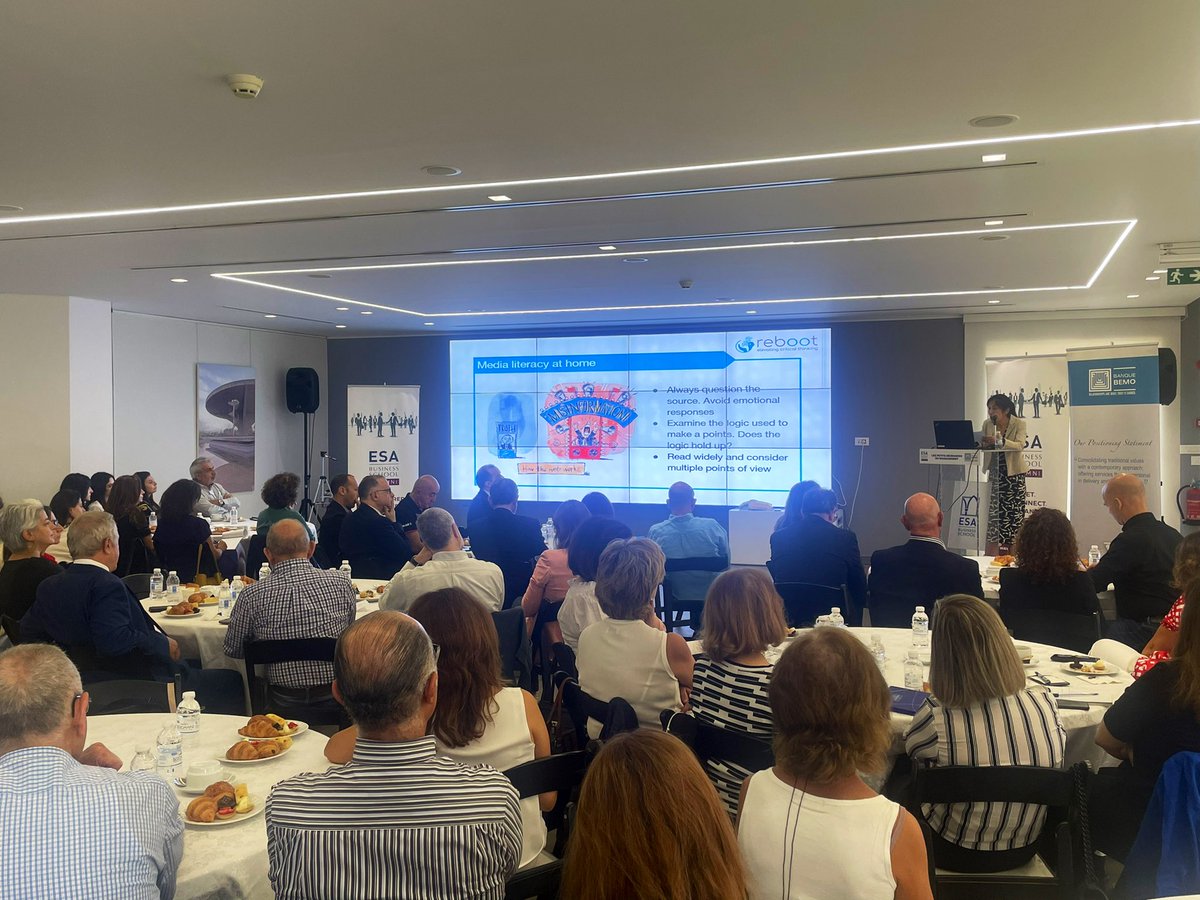 MaxenceDuault's tweet photo. Le « critical thinking » au menu d’un passionnant PDJ du management avec @BouyguesLee devant un public toujours + nombreux.
Prochain RDV le 4/11 avec @isareym 👉🏻 https://t.co/Gp67Vm5VPS
@esa_alumni @ESABeirut @Riad_Obegi #BanqueBemo https://t.co/sUy5tfv4f6