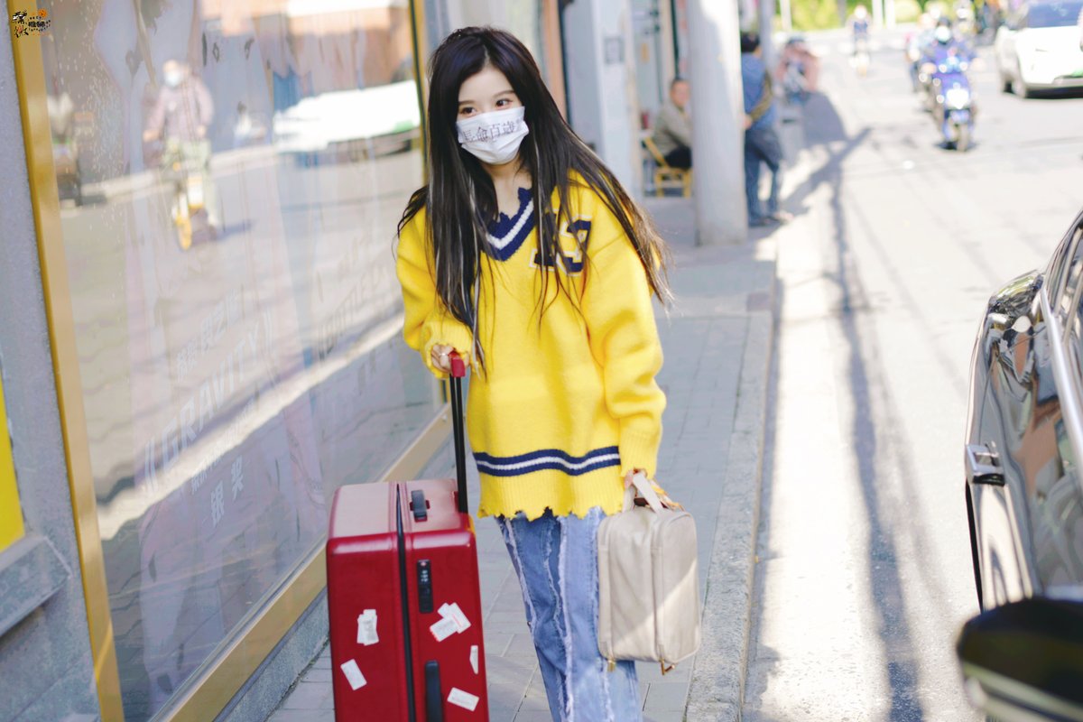 DDDarchive's tweet photo. 221029 | JXL · Going to work

📸 cr. 段艺璇的璇学社
#DuanYixuan #段艺璇 #BEJ48 #SNH48 https://t.co/5lGdDQACxr