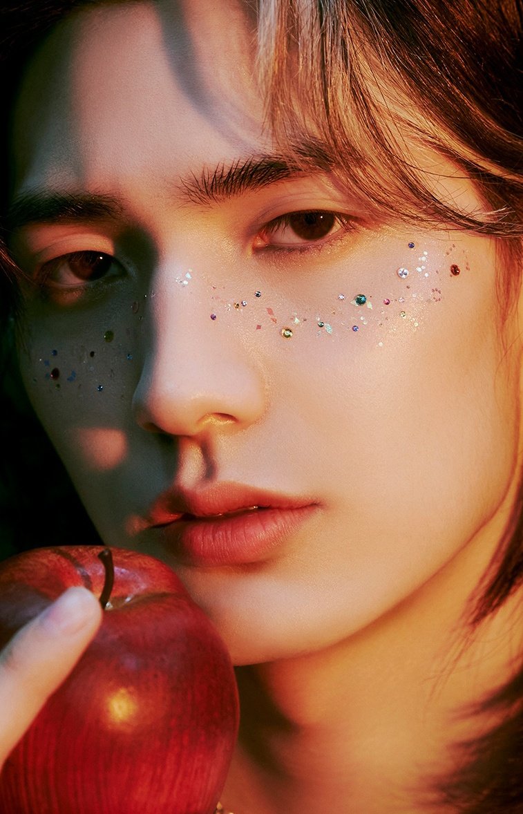 jooyeonsfan's tweet photo. category is unrealistic visuals. https://t.co/50d4WdeCI4