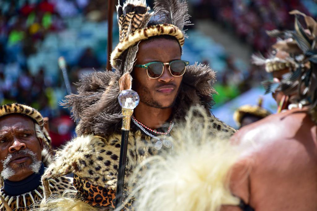 eThekwiniM's tweet photo. Moses Mabhida stadium is packing up nicely for  #KingMisuzuluCoronation Amabutho and Izintombi making a grand entrance, 45 000 people are expected to attend this historical event ^SD
#KingMisuzuluCoronation https://t.co/hwVJDW81Hk
