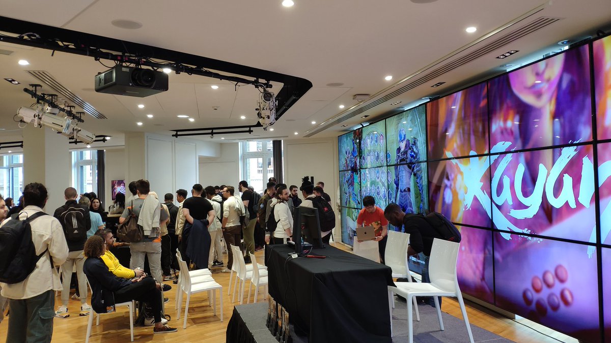 Hayate_Ein's tweet photo. The #KayaneSession is starting now! Come to watch the #SoulCaliburVI and #DragonBallFighterZ I will be commenting with @Kayane on https://t.co/3Mlr8VxEe6 https://t.co/8bapmSRK3g