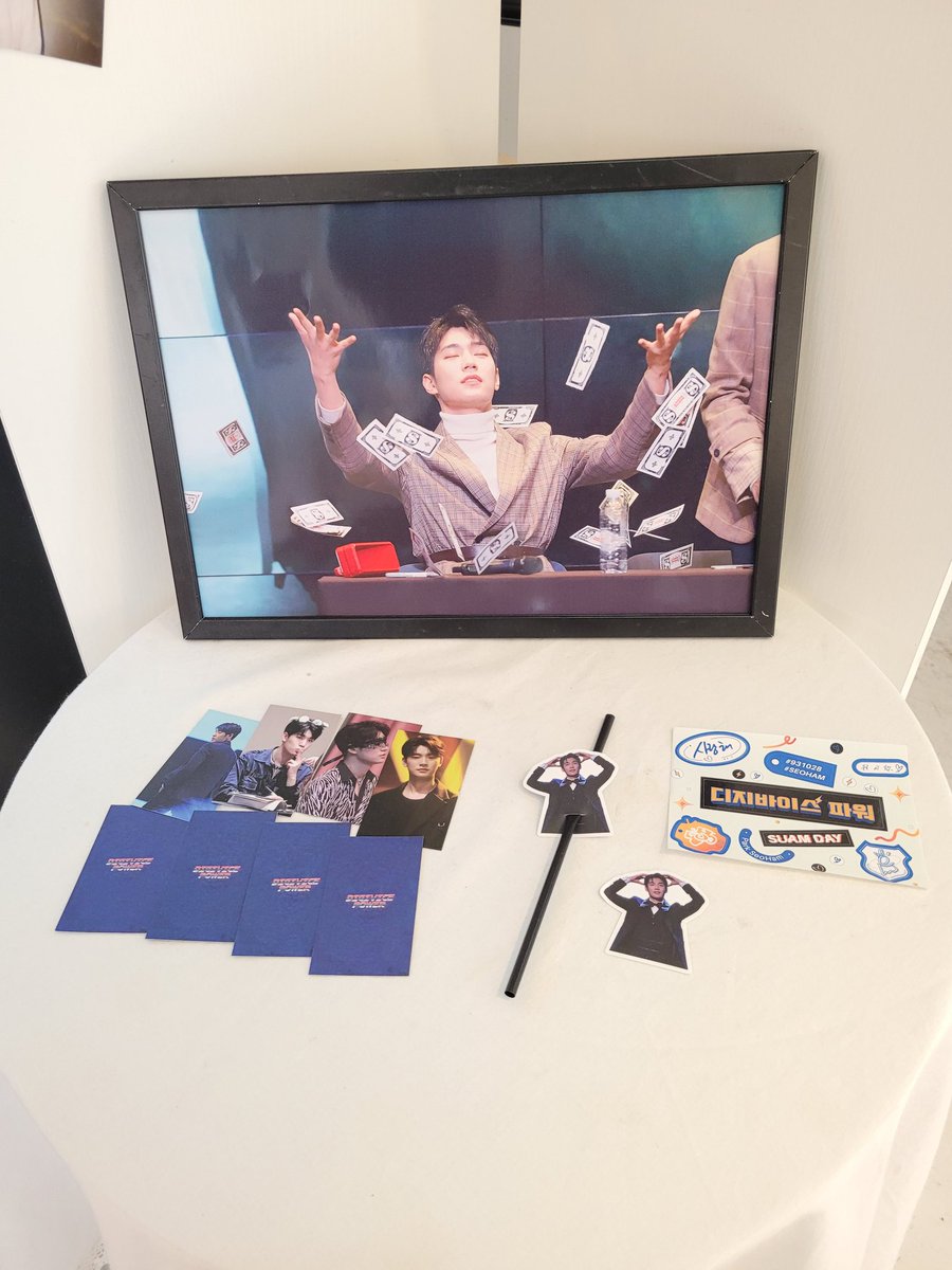 kkyung1028's tweet photo. 저 액자 킹받아서 갖고싶음ㅋㅋㅋ��ㅋㅋ
#HAPPY_SEOHAM_DAY
#행복한_1028_솸데이 
#박서함 #SEOHAM https://t.co/gUuy2kyGmr