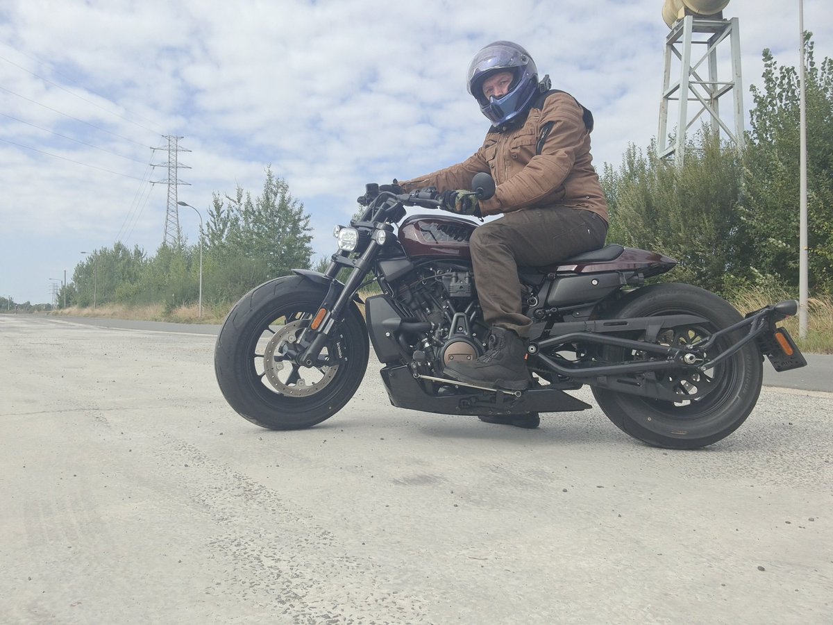 Diabolosyl's tweet photo. Ça le fait sur cette nouvelle Sportster 1250 s. #ruroc #ATLAS @RurocArmy https://t.co/kML1BENggd