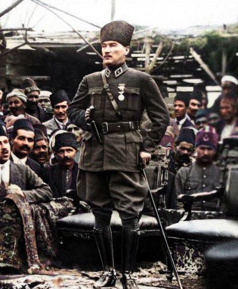 yakupaslantass's tweet photo. "Saygı olsun bu çelik atlıların gök tuğuna
Tuğu kaldırmış olan orduların "Başbuğ"una" https://t.co/A13Y6Twdx4