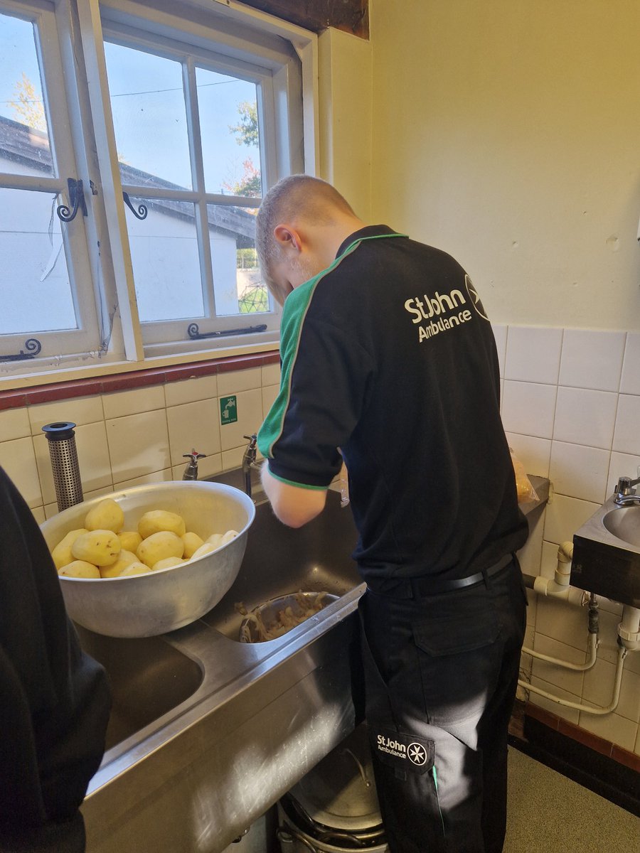 kayburbidge's tweet photo. Cadets working hard this morning for their Cadet Demonstrator and CL2 course. Setting the ground rules and learning about icebreaker and how working as a team. @SJA_LASR_East @SJAYouthEng @SJAIntTraining @stjohnambulance #youthleader #volunteering #Training https://t.co/nHyNNqvf3v