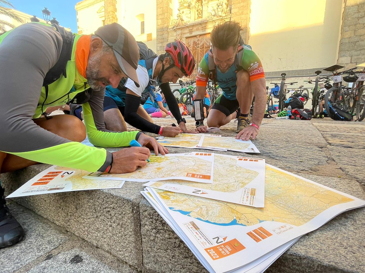 Comienza el CAMPEONATO DE ESPAÑA DE RAIDS DE AVENTURA #CERA2022 3ª #LEXRA2022
#JerezdelosCaballeros 20h de carrera, 200 km
Seguimiento por GPS: cutt.ly/Seguimiento-Tr…
+ info fexo.org 
#Orientación #FEXO #FEDO #ExtremaduraRaid #ExtremaduraesDeporte @DXTextremadura