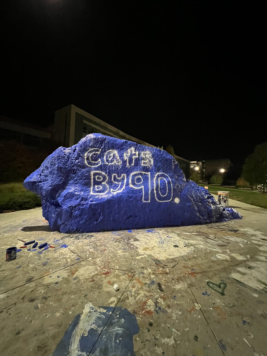 _grant_17's tweet photo. How do y’all like the new paint job on UT’s Rock? @UKFootball @barstoolsports https://t.co/WTvZePqtFr