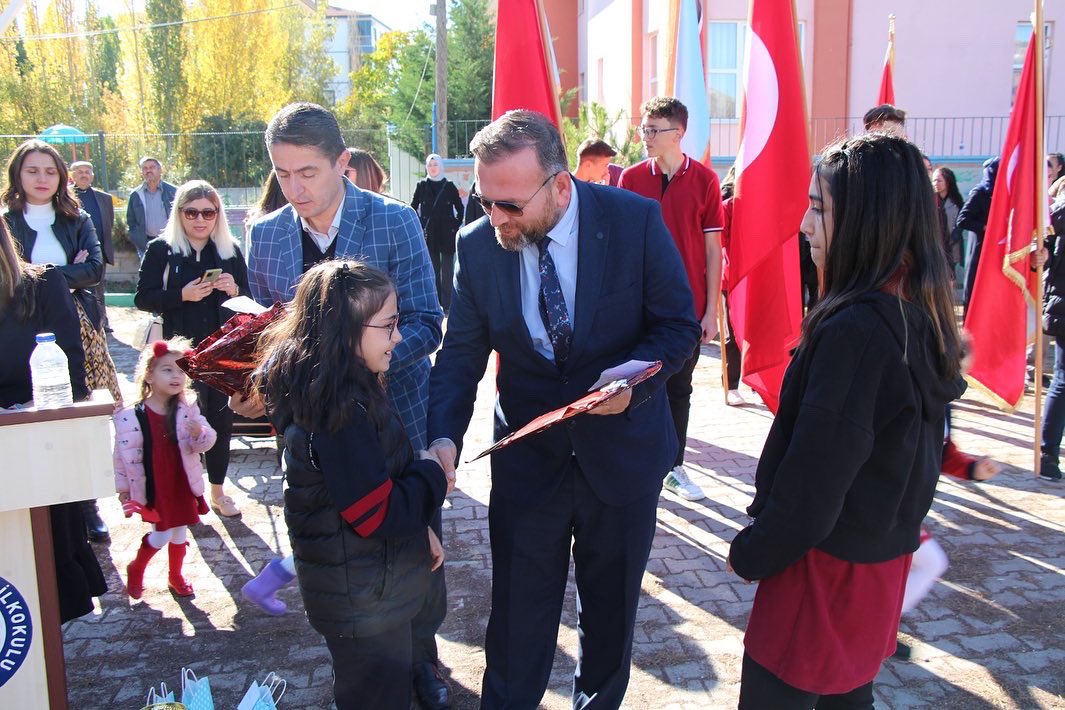 faikzcan9's tweet photo. Fıtrat Değişir Sanma,
Bu Kan Yine O Kandır

29 Ekim Cumhuriyet Bayramı Kutlama Programını gerçekleştirdik. 🇹🇷

Büyük fedakârlık ve kahramanlıklar sonunda kurulan Cumhuriyet’imizin 99’uncu Yılı Kutlu Olsun! https://t.co/gjNlwJurkp