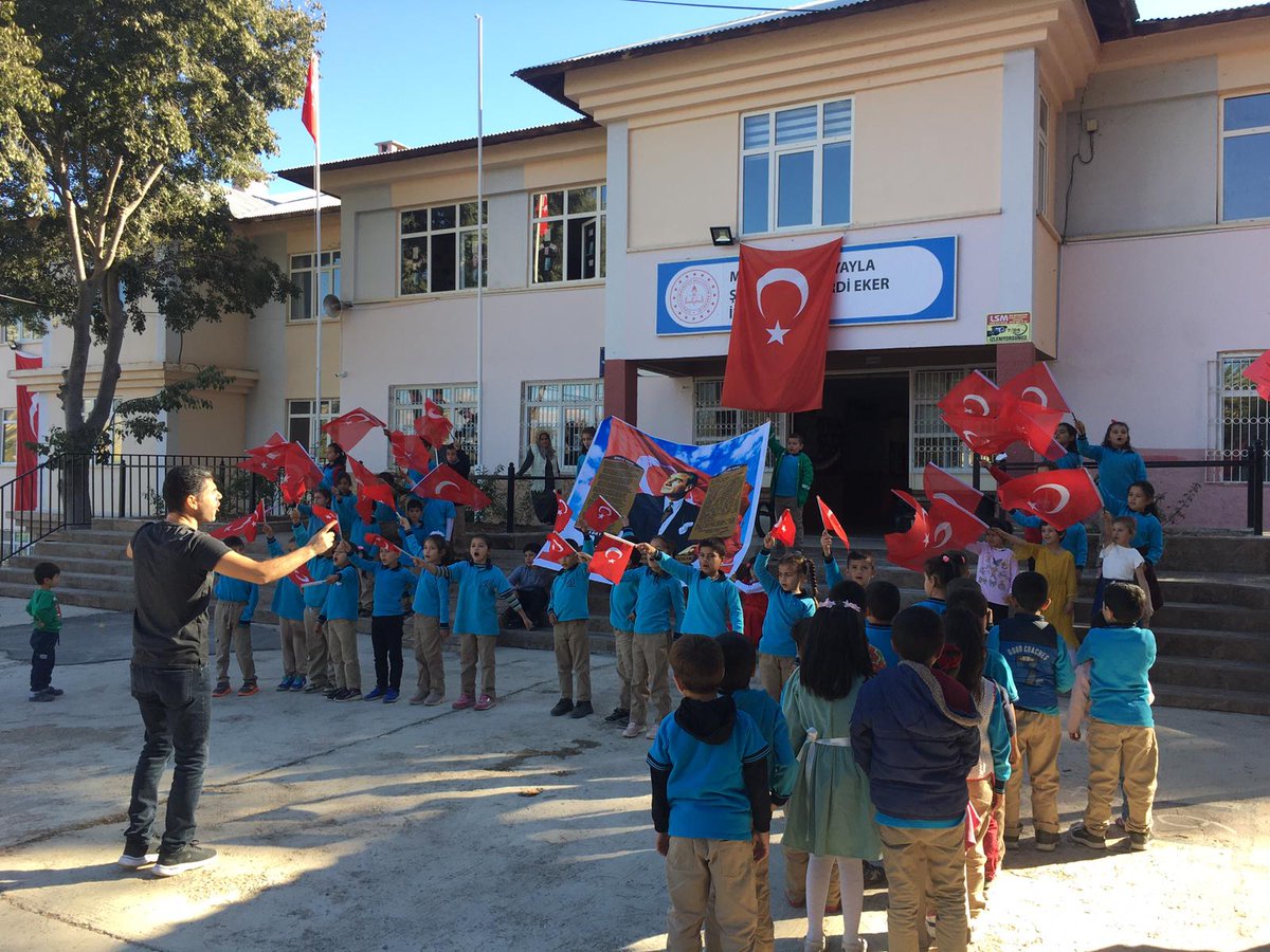camliyaylamem's tweet photo. 29 Ekim Cumhuriyet Bayramı okullarımızda coşkuyla kutlandı 🇹🇷
@tcmeb @MersinMEM @AdemKoca46 @zorlu_nurettin @SebilI @daripinariybo https://t.co/xtiqurtGRM