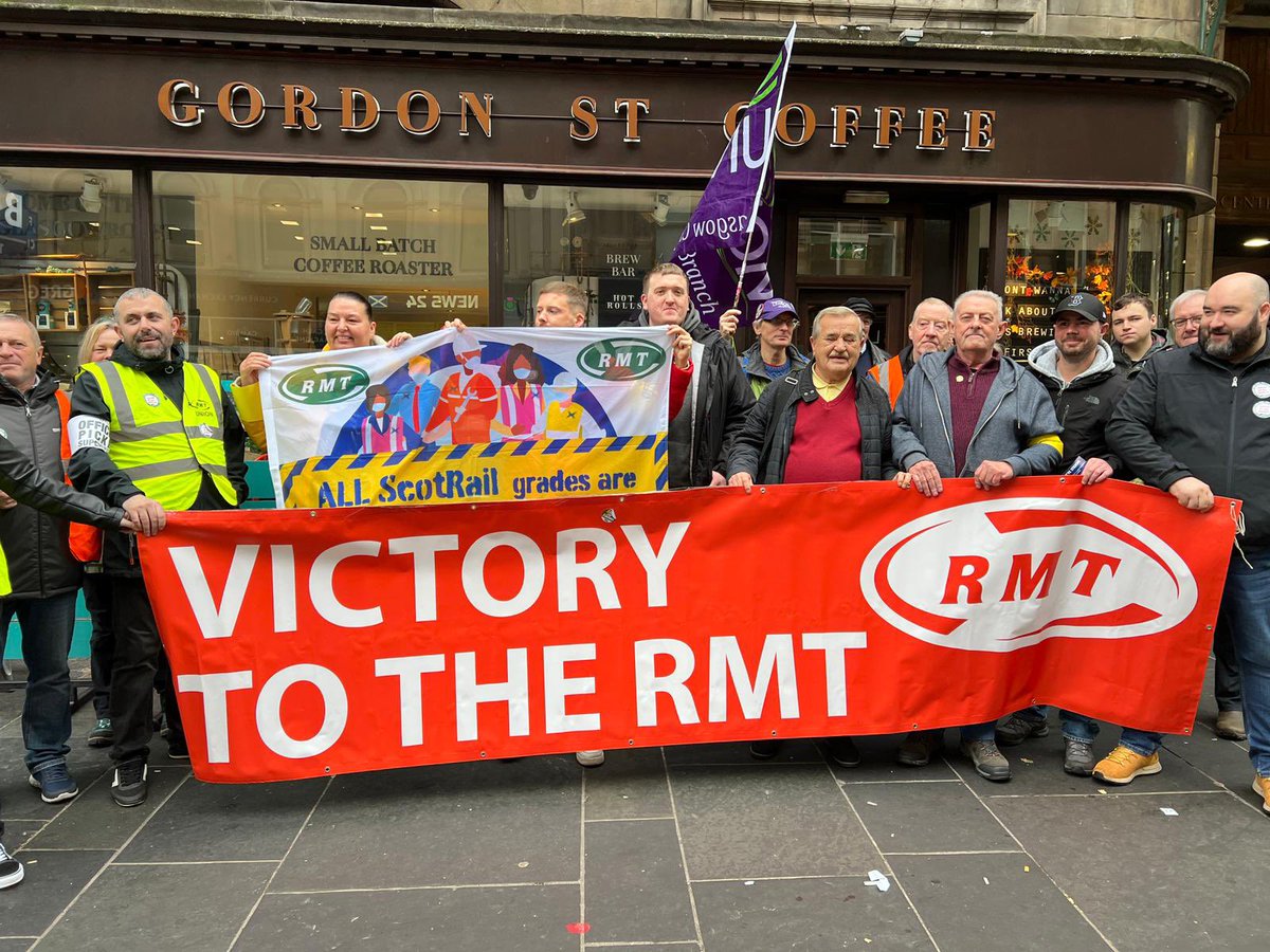 Glasgow Central strong 💪 #scotrailstrike