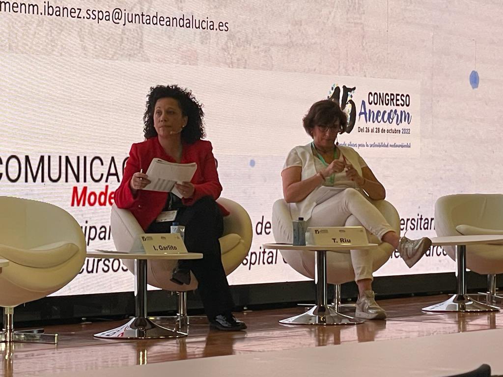 IsabelGarlito's tweet photo. #15Anecorm enpoderada y agradecida por permitirme moderar la 3 mesa de comunicaciones junto a mi compañera y gran profesional
Teresa Riu i Albornà
Enfermera coordinadora de Recursos Materiales
Hospital General de Granollers. Barcelona https://t.co/Vg9uk0IkvH