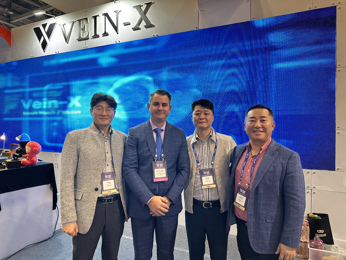 DS_Biconomy's tweet photo. Last and super productive day on @BWBUSAN2022 🚀
Many nice meetings with @NeMetaGlobal @Coala_Official 🤝

Couple interviews and more closed deals🚀🌎

#BiconomyExchange moving forward and growing rapidly🚀

#Biconomy #korea #busan #crypto #Cryptocurency #Bitcoin #ELONMUSK #Web3 https://t.co/YaS5pLEROw