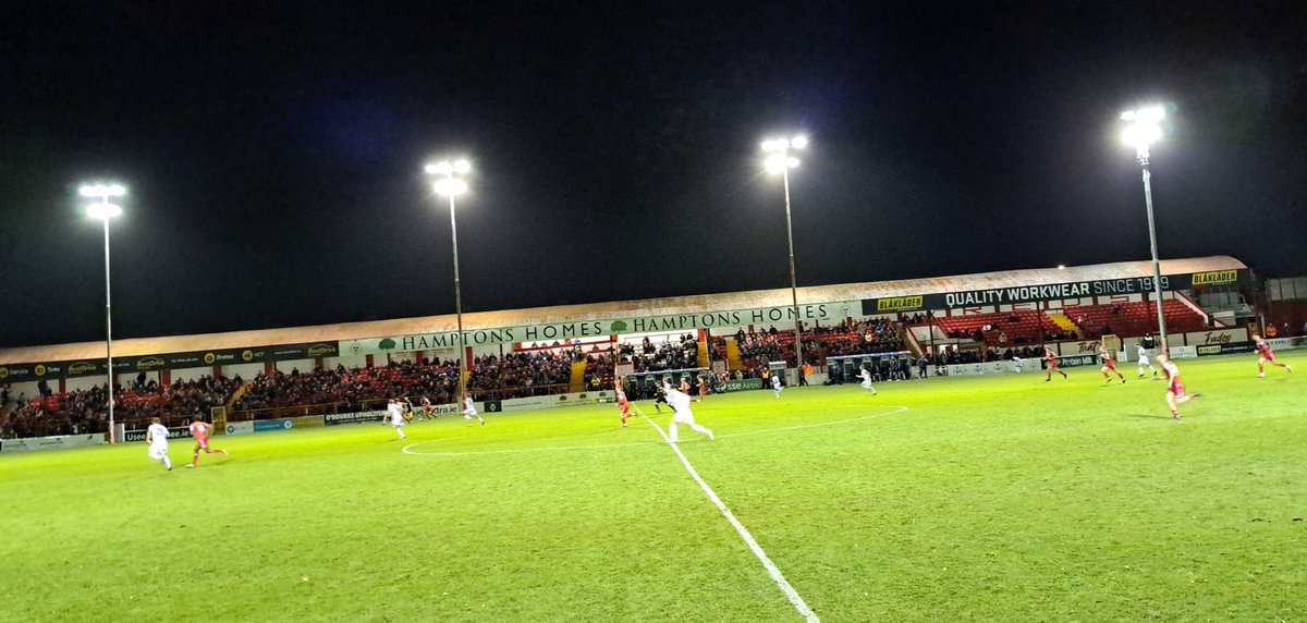 Realbarneycarey's tweet photo. Shelbourne FC 6 Drogheda United 0 great night for the reds the double cup final countdown is well and truly on now #SFC #FTA #OnlyShowInTown https://t.co/J1grv4l0PO