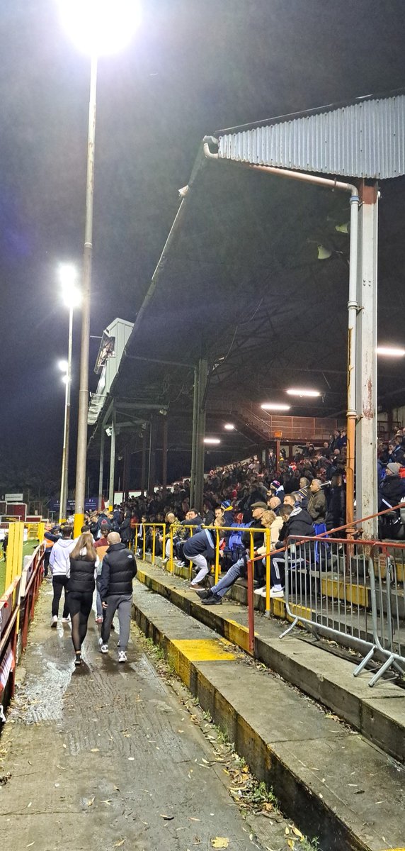Realbarneycarey's tweet photo. Shelbourne FC 6 Drogheda United 0 great night for the reds the double cup final countdown is well and truly on now #SFC #FTA #OnlyShowInTown https://t.co/J1grv4l0PO