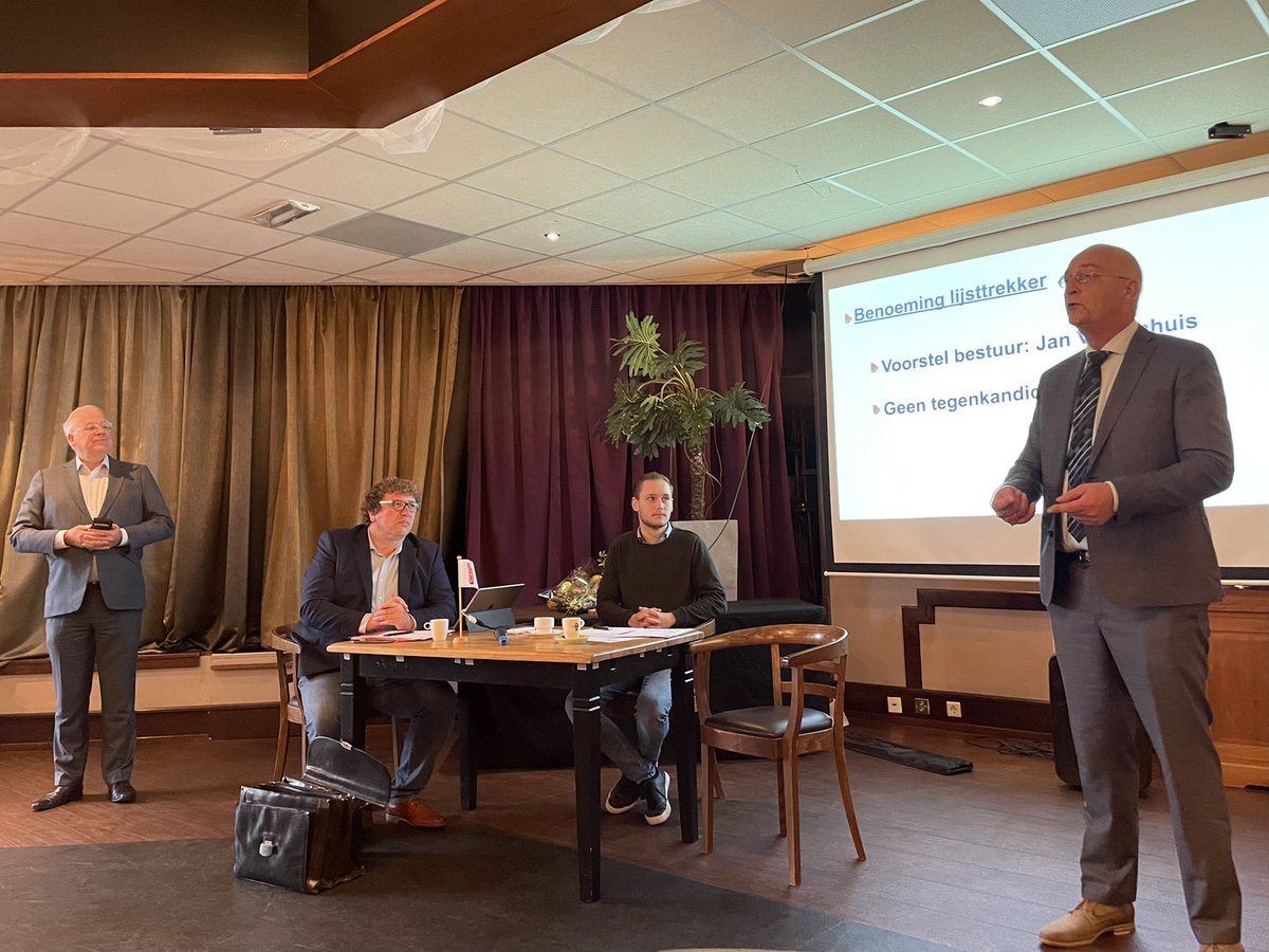 danielkoerhuis's tweet photo. Vandaag ALV VVD Drents Overijsselse Delta en VVD Vechtstromen. Onze lijsttrekkers @HansWijnenZ en @JanVeerenhuis zijn gekozen voor de Waterschapsverkiezingen 2023. https://t.co/FwgGVnoMFf