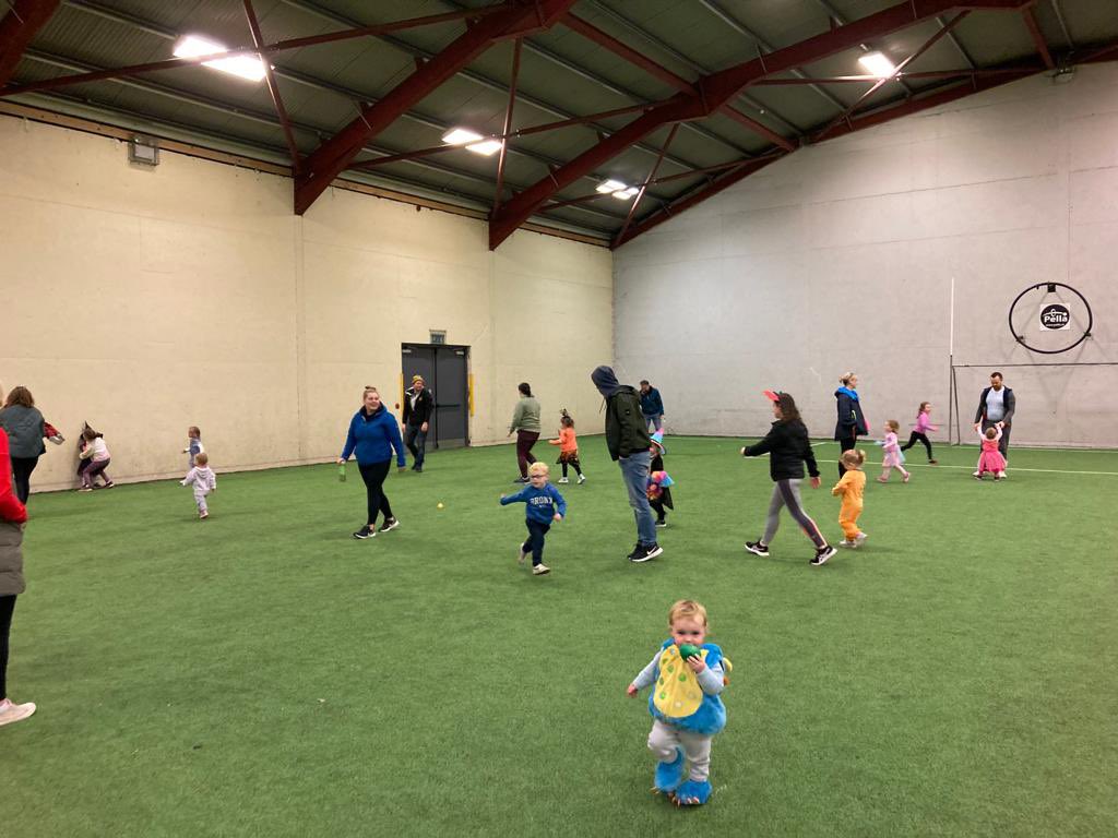 RathnureGAA's tweet photo. Great fun this morning at the Buzzy Bees 🐝  As everyone got into the Halloween Spirit 🧙‍♀️

👻🎃Widespread reports of spooky activity in the arena were confirmed! Well done to all 👏

#BuzzyBees #RathnureGAA https://t.co/R63paKy4EI