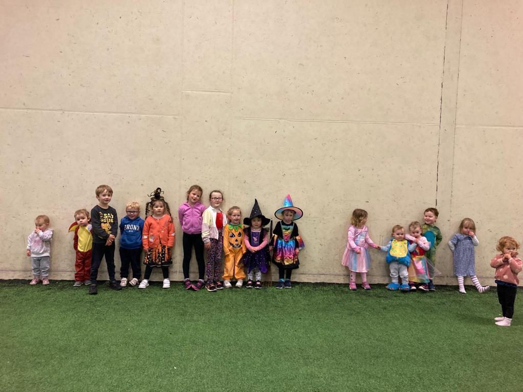 RathnureGAA's tweet photo. Great fun this morning at the Buzzy Bees 🐝  As everyone got into the Halloween Spirit 🧙‍♀️

👻🎃Widespread reports of spooky activity in the arena were confirmed! Well done to all 👏

#BuzzyBees #RathnureGAA https://t.co/R63paKy4EI