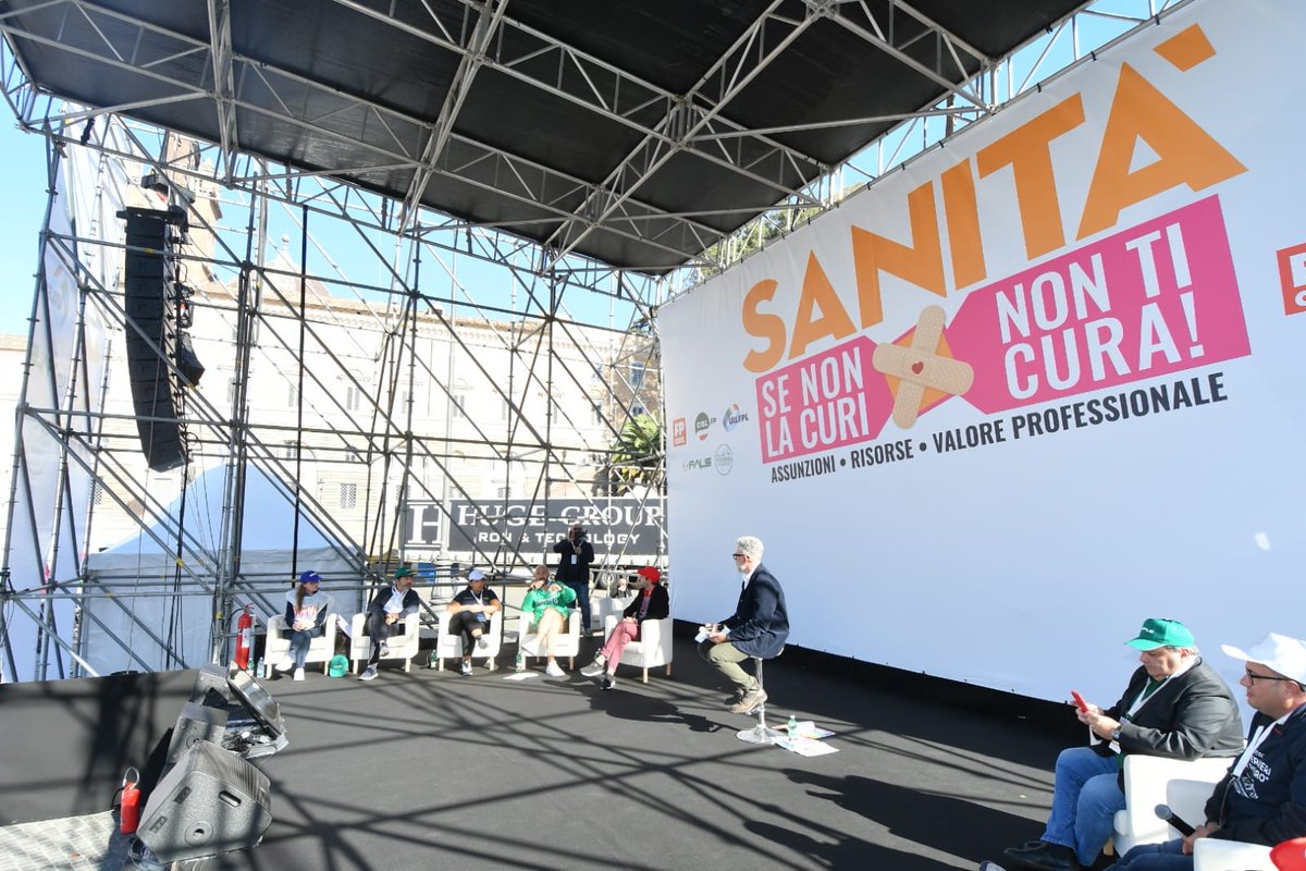 cislfp's tweet photo. 𝗦𝗔𝗡𝗜𝗧𝗔’, 𝗦𝗘 𝗡𝗢𝗡 𝗟𝗔 𝗖𝗨𝗥𝗜 𝗡𝗢𝗡 𝗧𝗜 𝗖𝗨𝗥𝗔! Finisce la prima parte della mobilitazione con gli interventi delle lavoratrici, dei lavoratori e dei professionisti, tra i cui i nostri delegati Tommaso e Andrea 💚Ora concludono i Segretari Generali!#CuriamoLaSanità https://t.co/xKkinJFM9H