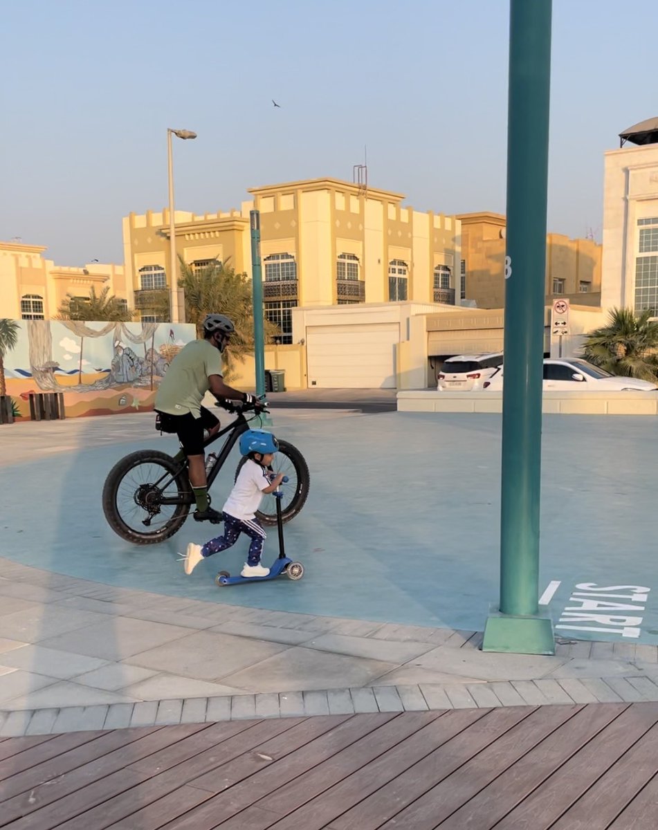 AbdulrhamanZ's tweet photo. Winter vibe 🛴🚲 https://t.co/s2myoHAOVb