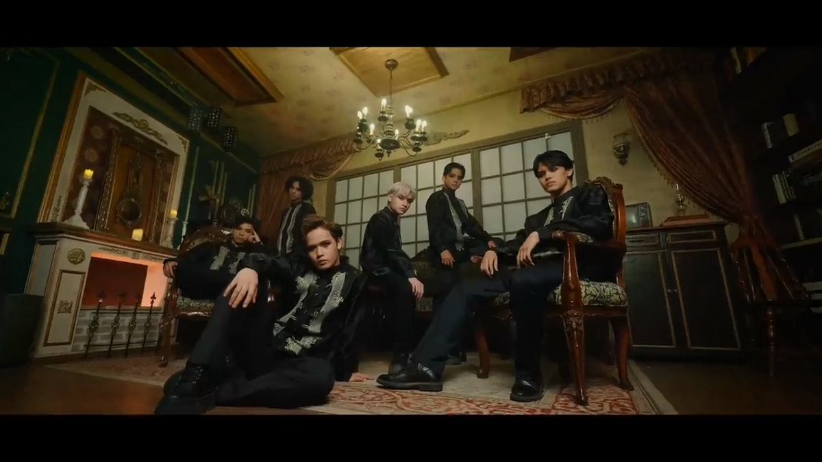kuyabulan's tweet photo. I just watched the MV of #ALAMATAswang and... it's lit 🔥🤟 The song humanize "aswang" as it should be. Mainstream media depicted them as monsters and forget that aswang is also a human that has emotions and has the right to be loved.

@Official_ALAMAT #ALAMAT
#AlamatPasulong https://t.co/qANd4e4IUZ