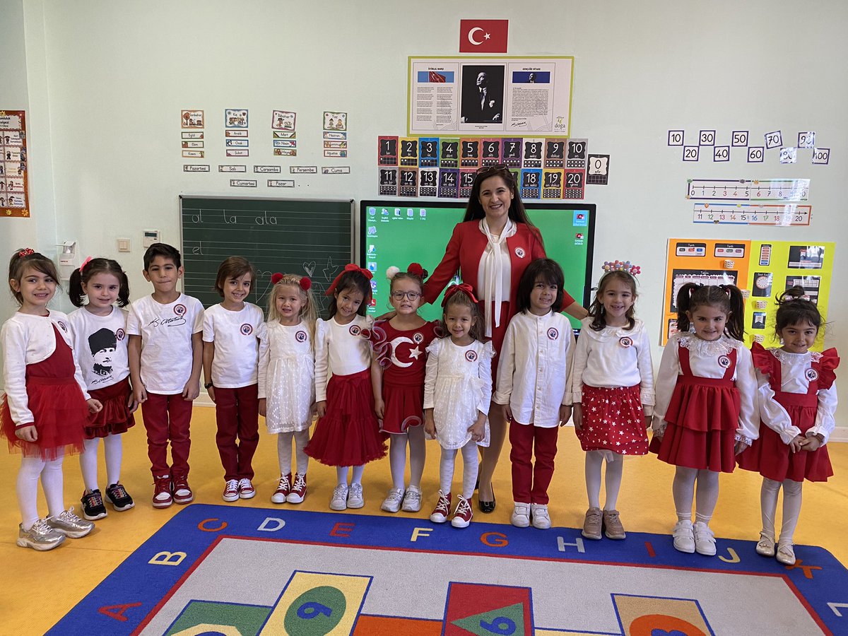 nuranyvs's tweet photo. Buca Doğa Koleji AHZ Sınıfı Cumhuriyetin 99.yılını büyük bir coşku ile kutladılar🇹🇷❤️ @dogakolejibuca @DogaOkullari @uckardbuket @KvancBarlas @figentas84 https://t.co/Y6s1PNMqxQ