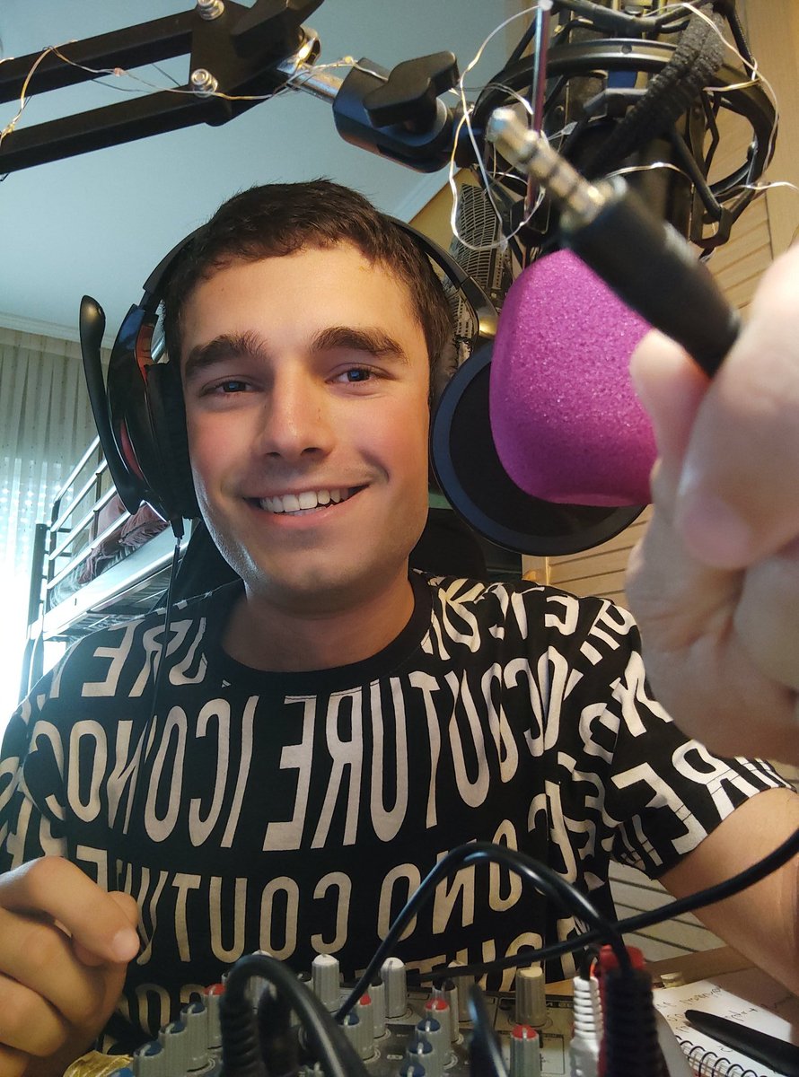 AitorGalvarez's tweet photo. 🚨 #OnAir | ¡Al mando de la nave hasta las 14:00!

Hacemos juntos el repaso a la lista de éxitos de @ONEfm_es💜. ¡Comienza #ONEchart!

🖥️https://t.co/MMNwgWHAfG
📻88.7 FM (Albacete)
📻109.9 FM (V.v de la Jara) https://t.co/49gnRsFjqR