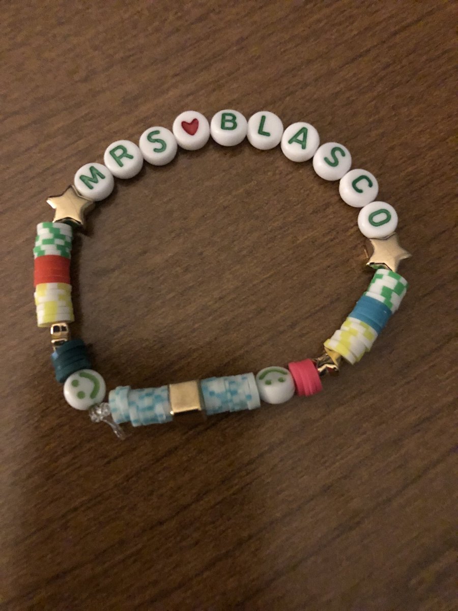 BlascoBrenda's tweet photo. It was a happy Friday! We were excited at our Fun Run! Ss also enjoyed hosting our fifth Mystery Reader; a student is surprised when their parent pops in to read to our class.  And I adore this handmade gift from a sweet S.  ♥️ https://t.co/CNzbhBGgtj