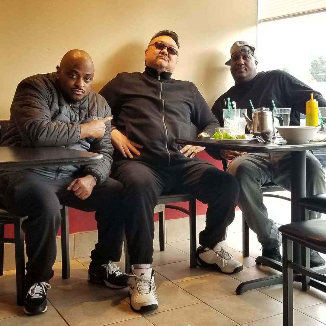 nastynes1's tweet photo. THE ORIGINAL SEATOWN BALLERS!
E-Dawg (https://t.co/C8Kga0itBC), Nasty-Nes and Maharaji!
#rapattacklives
#KFOXNIGHTBEAT
@rainieravenueradio.world
@eswayradio
#seattlehiphop
#seattlelegend https://t.co/f1HtXmZnw5