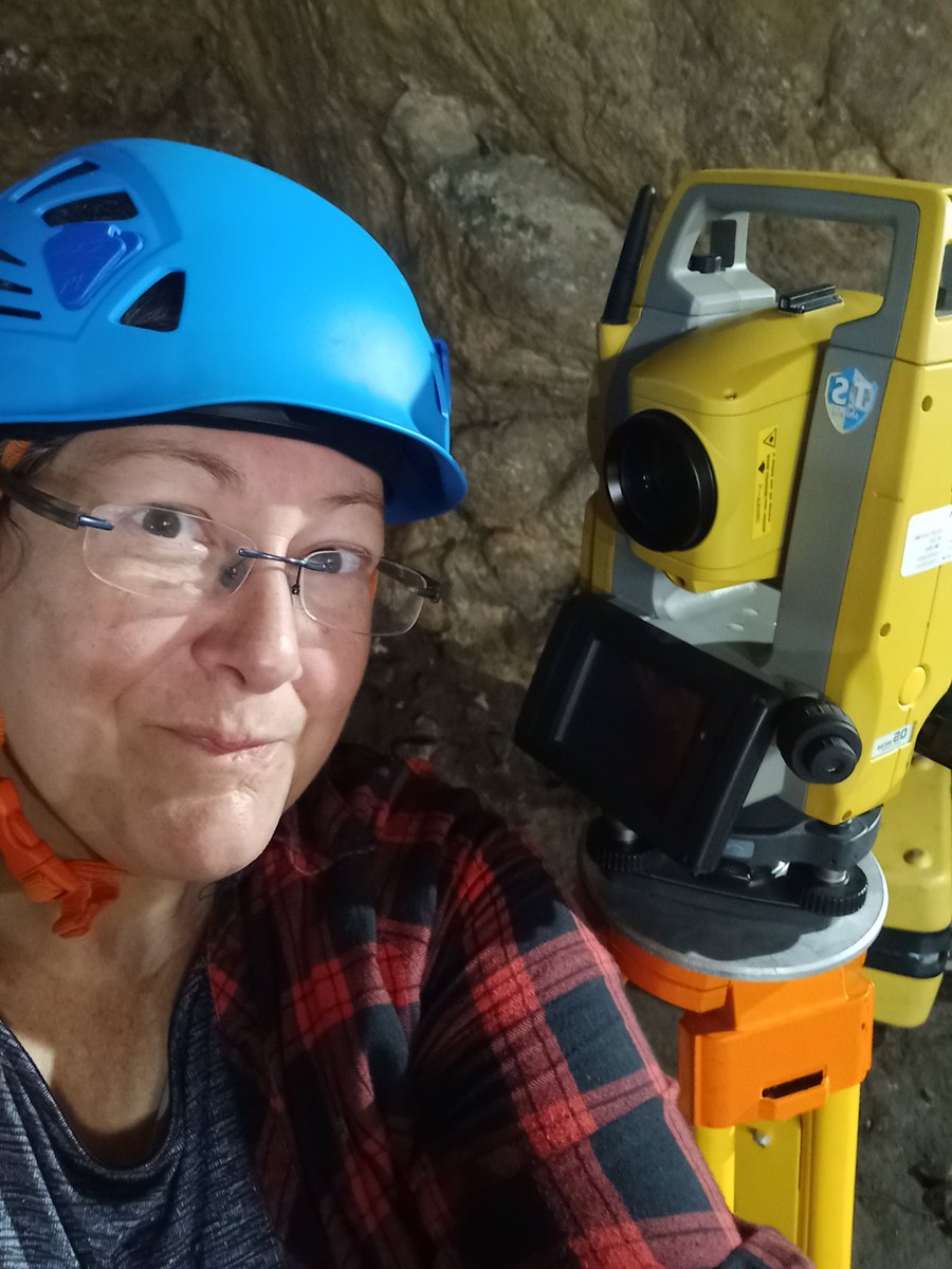 El trabajo de campo no es solo excavar. La documentación exhaustiva es lo más importante en <a href="/CendresCova/">Cova de les Cendres</a>!!!