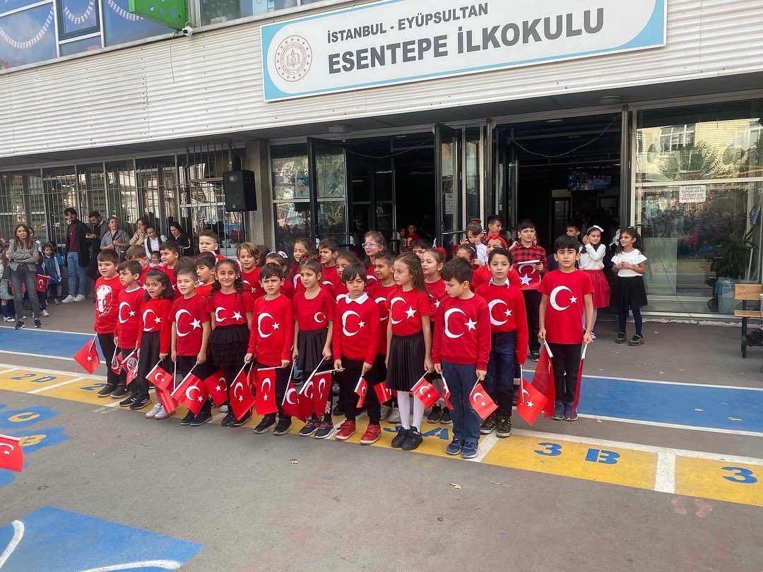 EypsultanEsent2's tweet photo. Cumhuriyet Bayramı okulumuzda coşku ile kutlandı🇹🇷 @Eyupsultan_TC @istanbulilmem @EyupsultanMem @ihsankara41 @alperasimozer https://t.co/m71SqHe2HZ