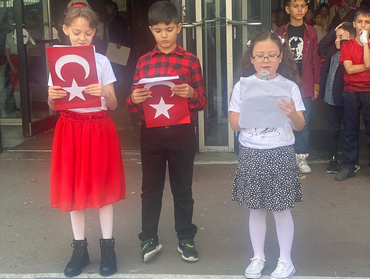 EypsultanEsent2's tweet photo. Cumhuriyet Bayramı okulumuzda coşku ile kutlandı🇹🇷 @Eyupsultan_TC @istanbulilmem @EyupsultanMem @ihsankara41 @alperasimozer https://t.co/m71SqHe2HZ