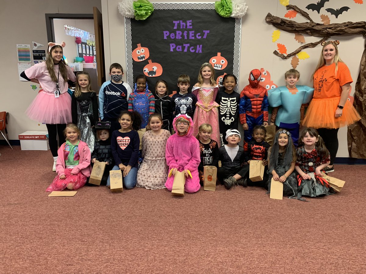 MrsHeckman2's tweet photo. Happy Halloween 🎃👻 What a fun Friday it was! https://t.co/aloIcgy6FM