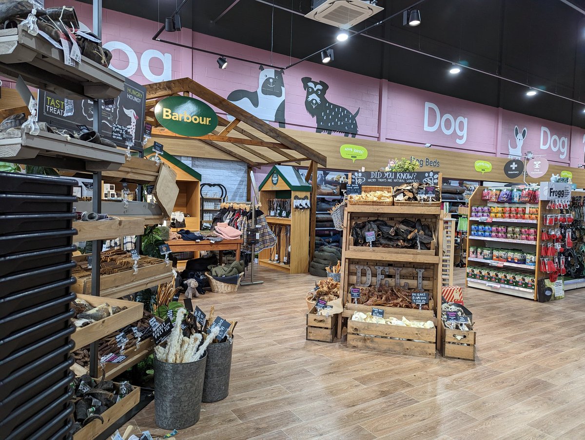 soult's tweet photo. Down at Ventura, @JustforPetsUK is surely the most beautiful pet store I've ever seen - like Fenwick for dogs, complete with Barbour department! However, with treats like braided pizzles and beef testicles to enjoy it's not the best shop to visit if you're a veggie 😂🐕 #Tamworth https://t.co/iYQ6gdocMH
