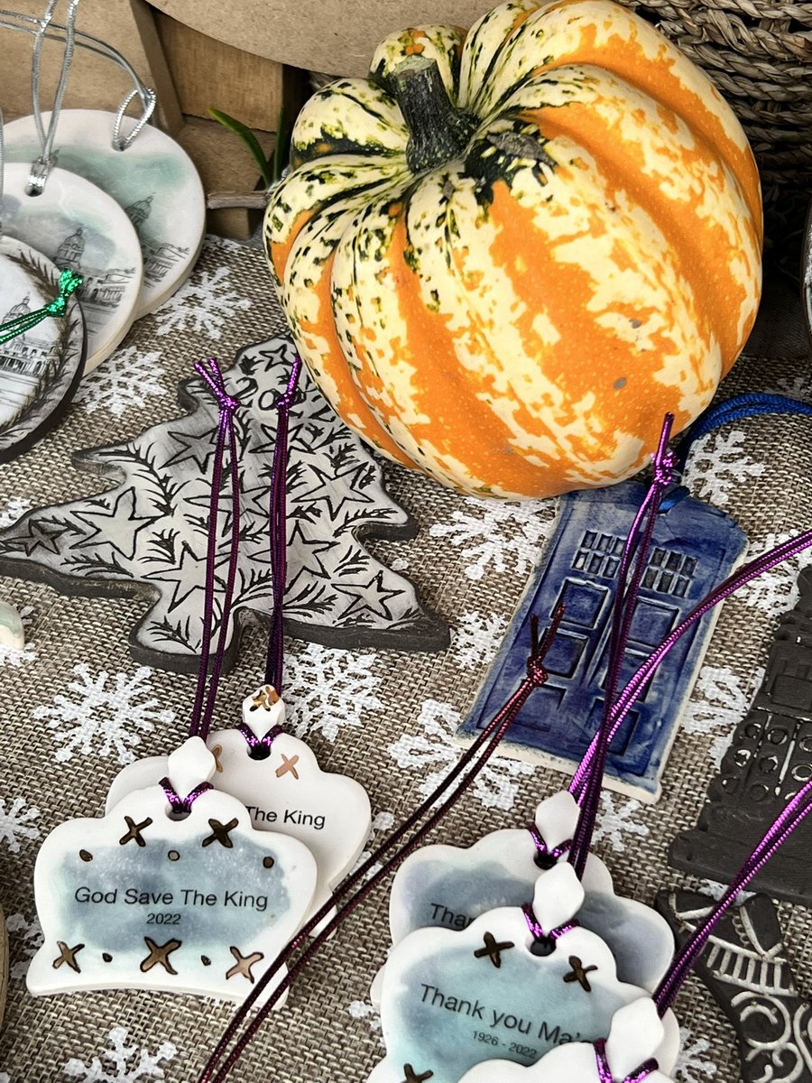 SE7Potter's tweet photo. Great Halloweenery at @RAFarmersMkt today- come on down. #Food #Crafts #MakersMarket #Woolwich 🎃 👻 https://t.co/LA2LEMjRDT
